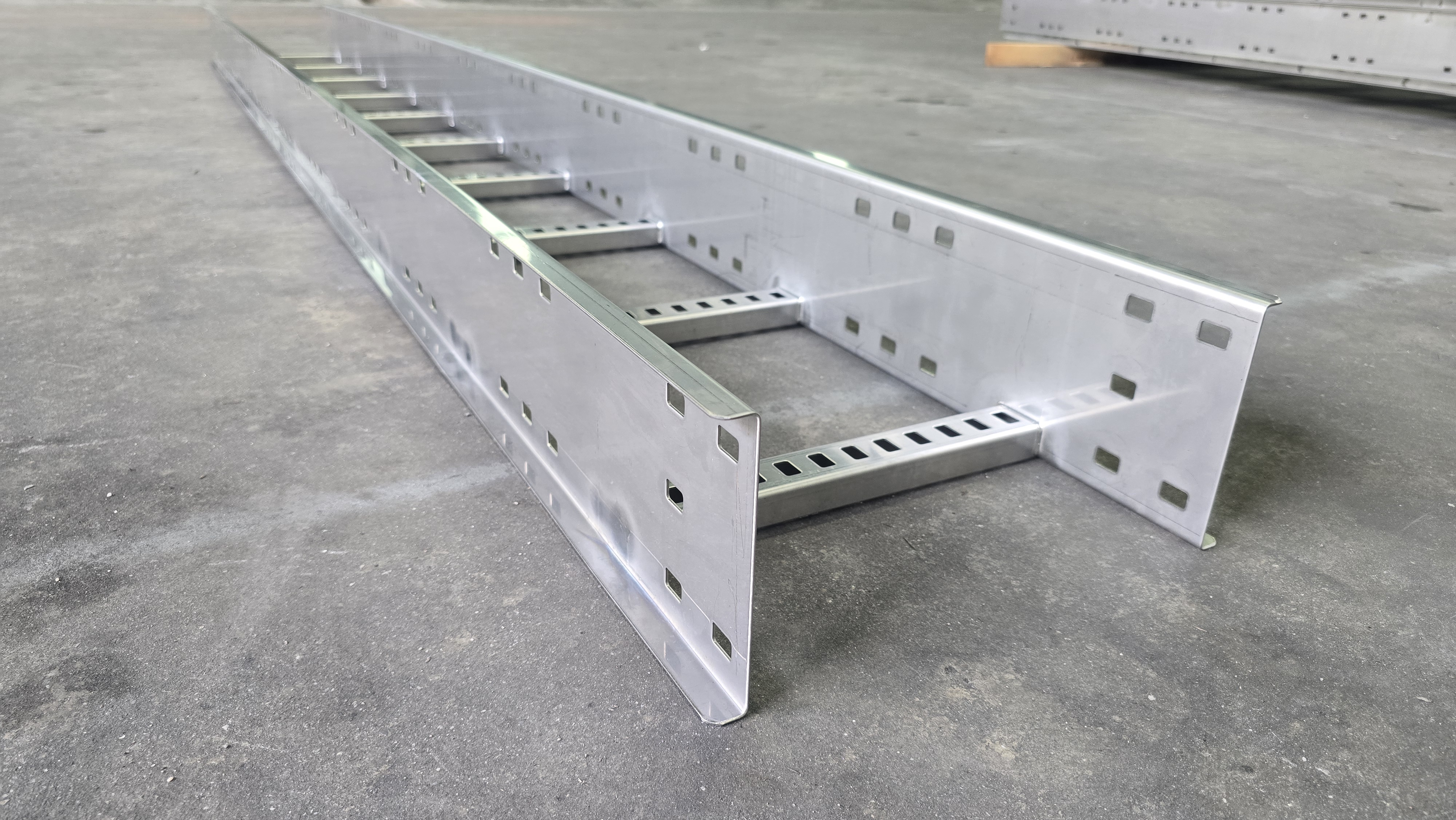 Cable ladder gallery image 21
