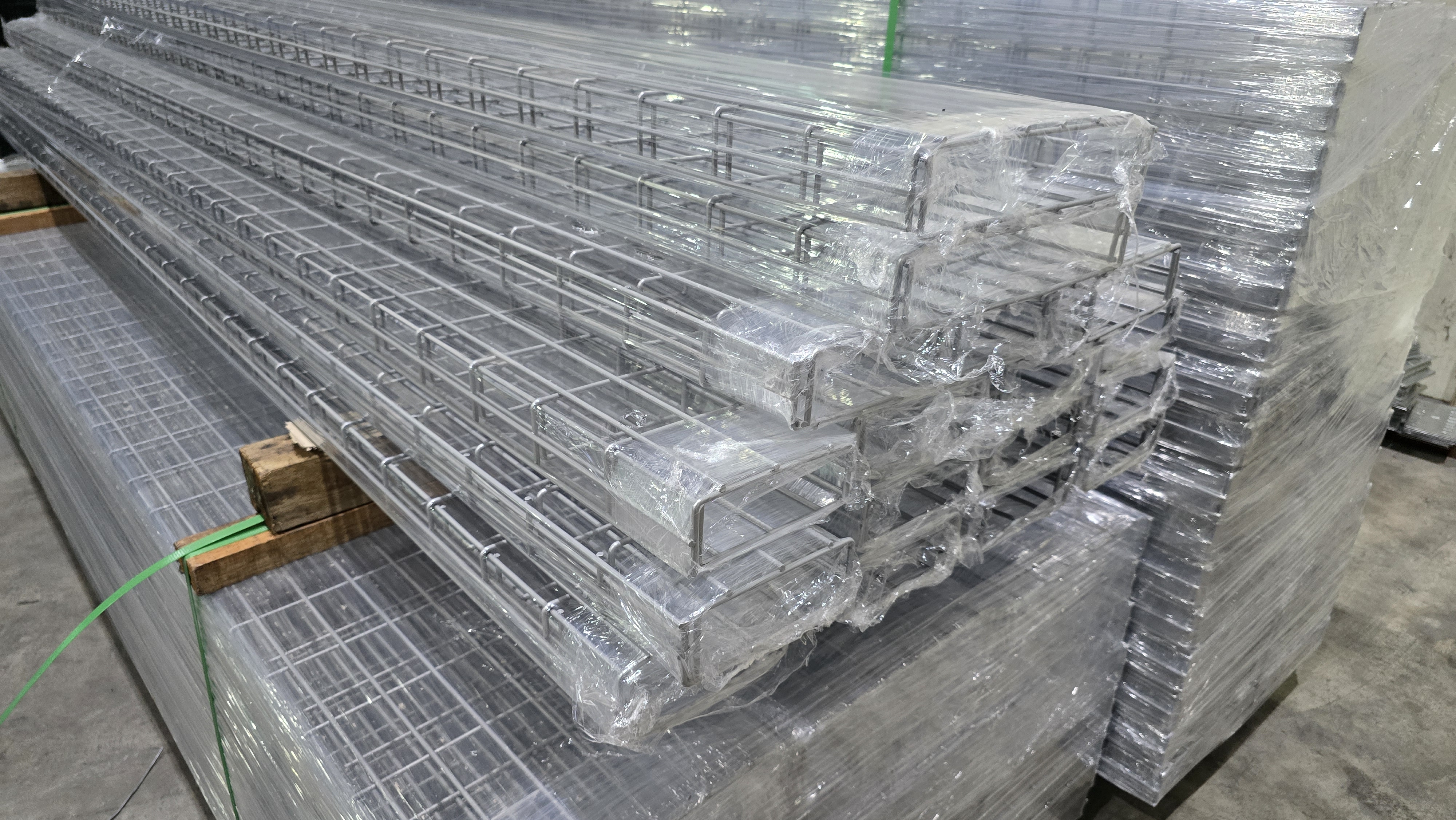 Wire mesh basket tray gallery image 20